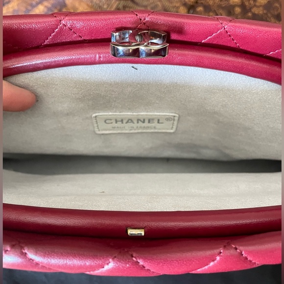 Red Chanel Quilted Sac Pochette Clutch Handbag - Timeless! - Picture 4 of 8